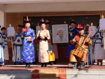 ХИЧЭЭЛИЙН ШИНЭ ЖИЛ ЭХЭЛЛЭЭ