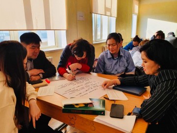 “БАГШ АЖИЛЧИД 2022-2023 ОНЫ ХИЧЭЭЛИЙН ЖИЛИЙН ҮЙЛ АЖИЛЛАГААНДАА ҮНЭЛГЭЭ ДҮГНЭЛТ ХИЙЛЭЭ.”