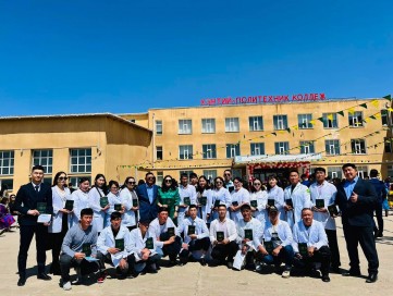 ХЭНТИЙ ПОЛИТЕХНИК КОЛЛЕЖИД МАЛЫН АСАРГААНЫ ЧИГЛЭЛЭЭР 30 СУРАЛЦАГЧ АМЖИЛТТАЙ ТӨГСЛӨӨ.