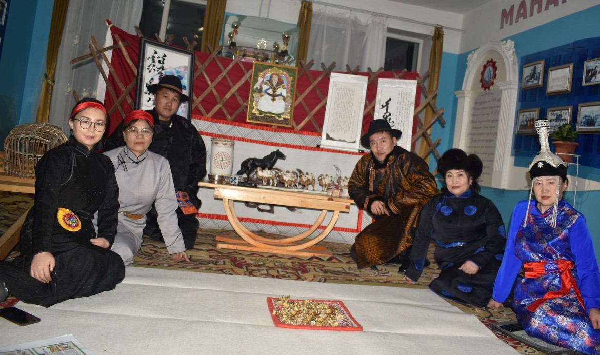 МОНГОЛ БАХАРХЛЫН ӨДӨР